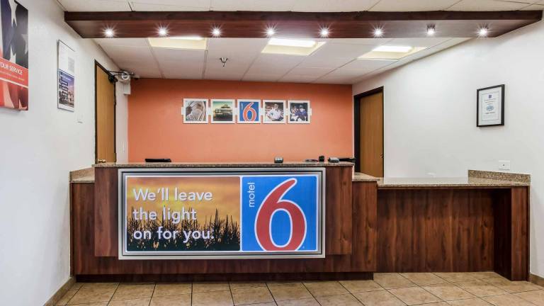Motel 6 Naperville, IL — photo 5