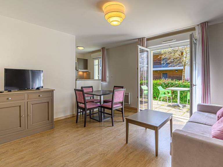 Holiday apartment with sauna & patio — photo 4