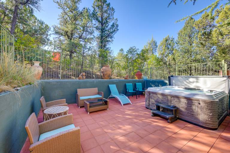 Group Getaway w Outdoor Oasis in Sedona