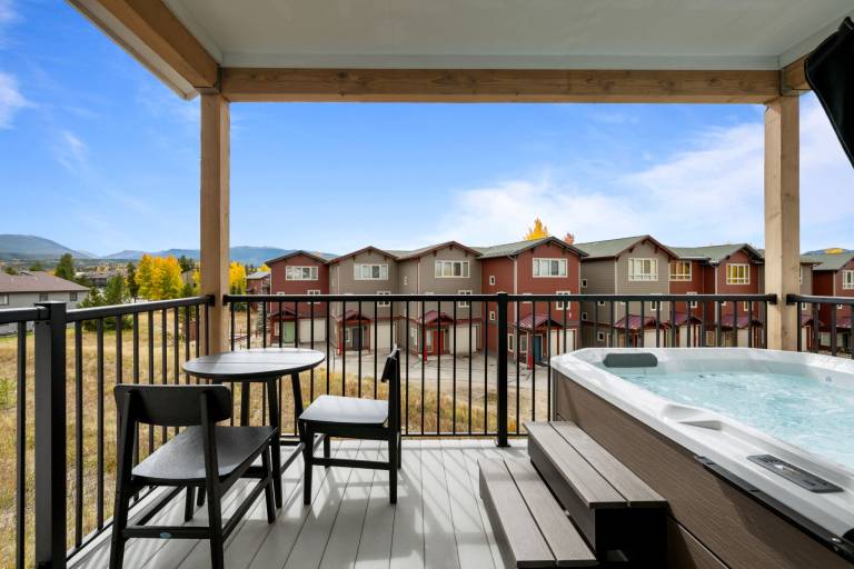 Children-friendly condo with fast internet & hot tub | Mountain view | Pets allowed — photo 2