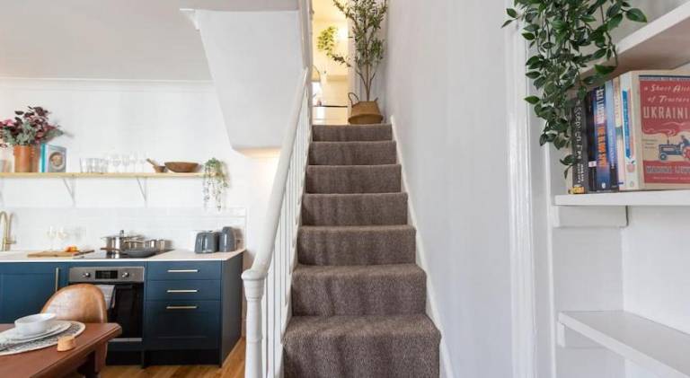 Elegant 2-Bed Regency House by Beach - Hove Lawns — photo 4