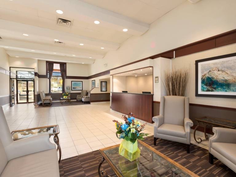 Travelodge by Wyndham Edmonton South — photo 3