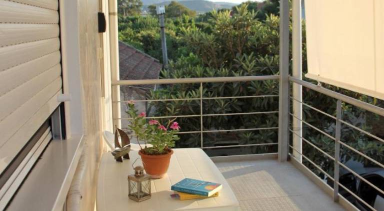 Holiday apartment with patio & yard | Perfect for remote work — photo 3