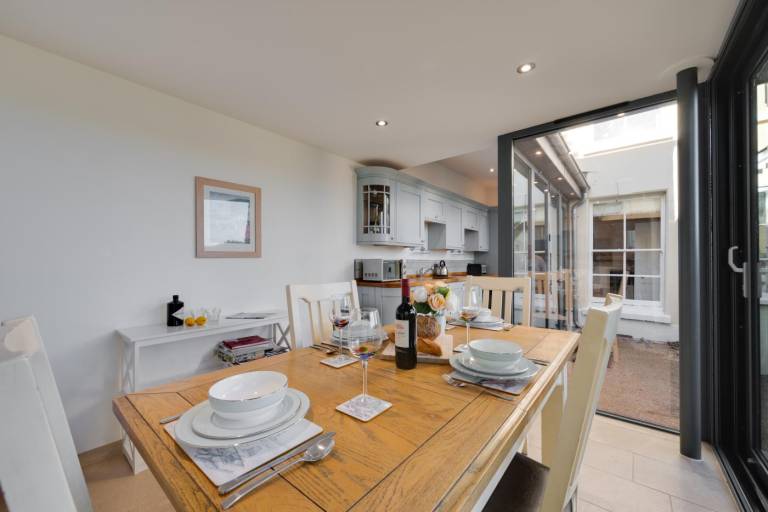 Fully equipped cottage with terrace & yard | Pet-friendly — photo 3
