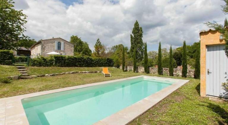 Vacation home with pool — photo 2