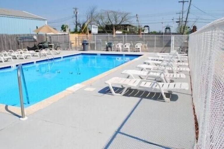 Shore Point Motel