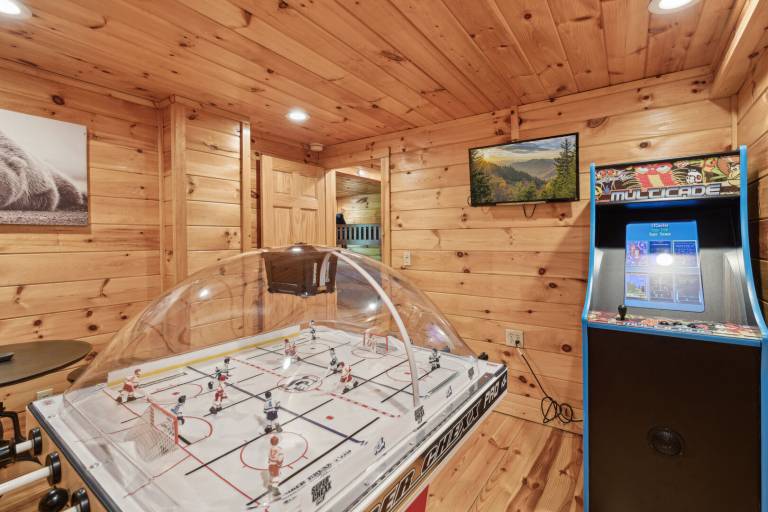 Smoky Nights is an enticing dog-friendly retreat just minutes from the Pigeon Forge Parkway! — photo 5