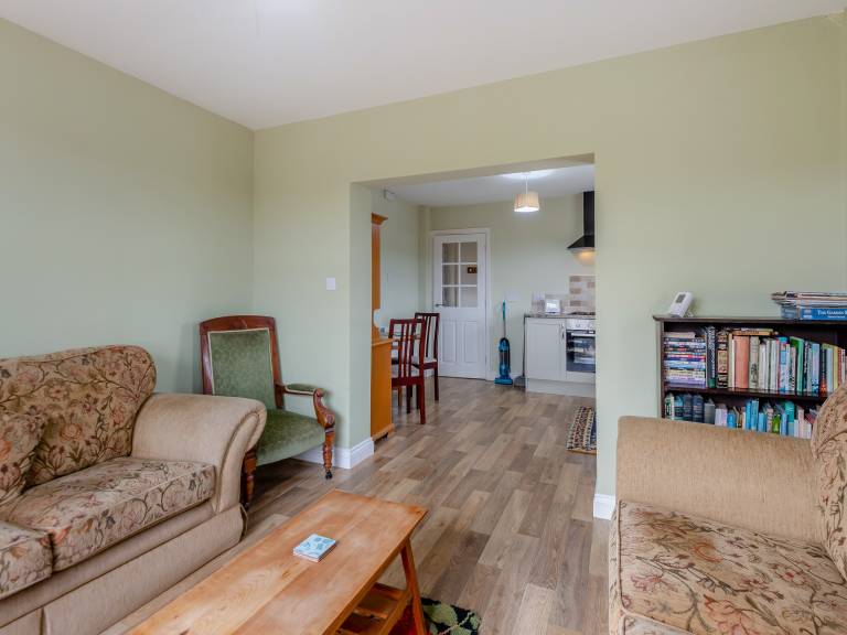 Family-oriented pleasant cottage | River view | Pets are welcome — photo 3