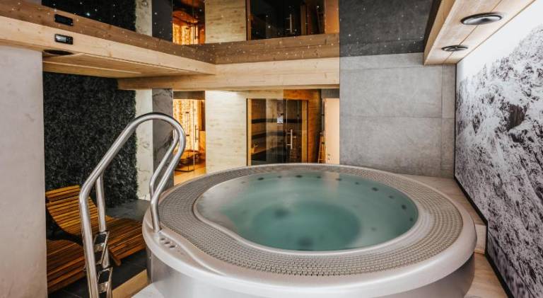 Charming apartment with jacuzzi | Pet-friendly — photo 2