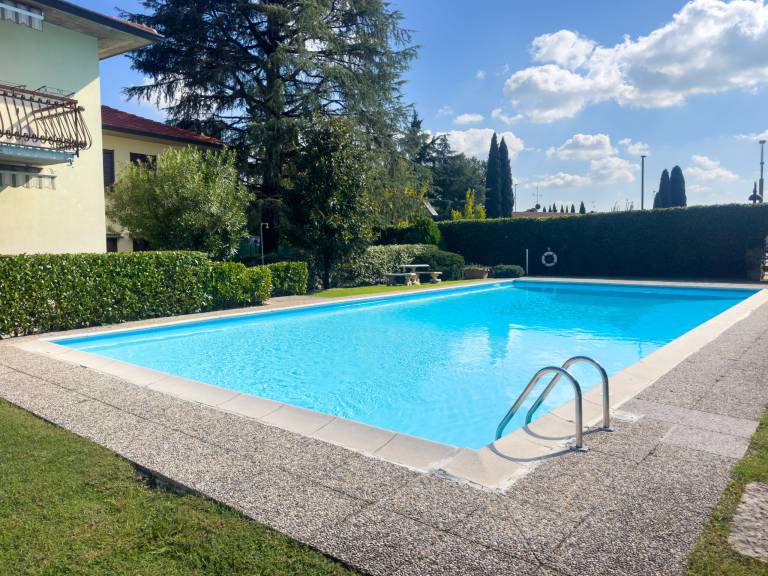 Holiday apartment with pool & patio — photo 5