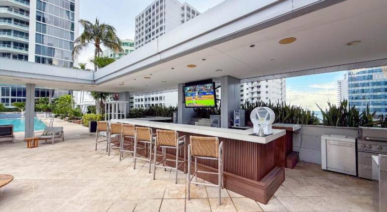 32 Brickell Royale With Skyline and Waterfront Views plus 5 Star Resort Facilities — photo 5
