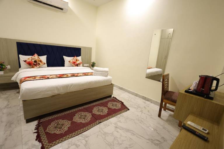 Hotel Taj Elevate — photo 4