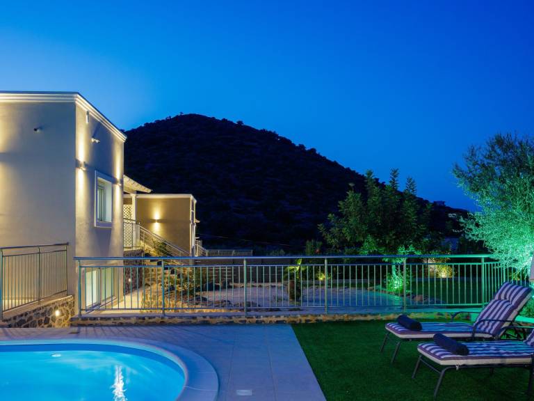 Fully equipped big house with barbeque, garden & private pool | Pets are welcome in Rethymno