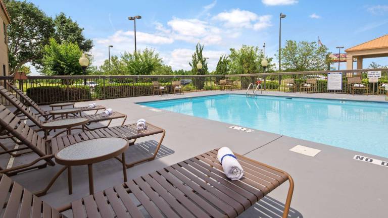 SureStay Plus by Best Western Roanoke Rapids I 95 — photo 3