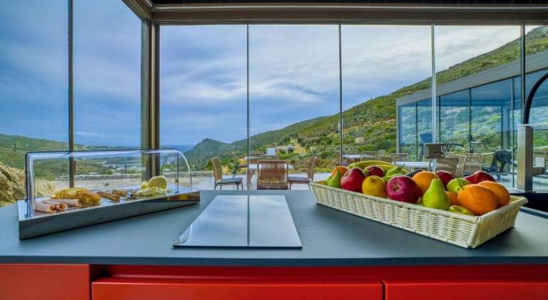 Villa with grill, yard & hot tub — photo 4