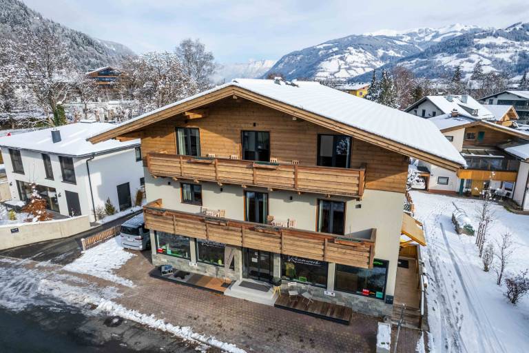 Fully equipped pleasant holiday apartment with sauna | Ski nearby | Pet-friendly in Zell am See