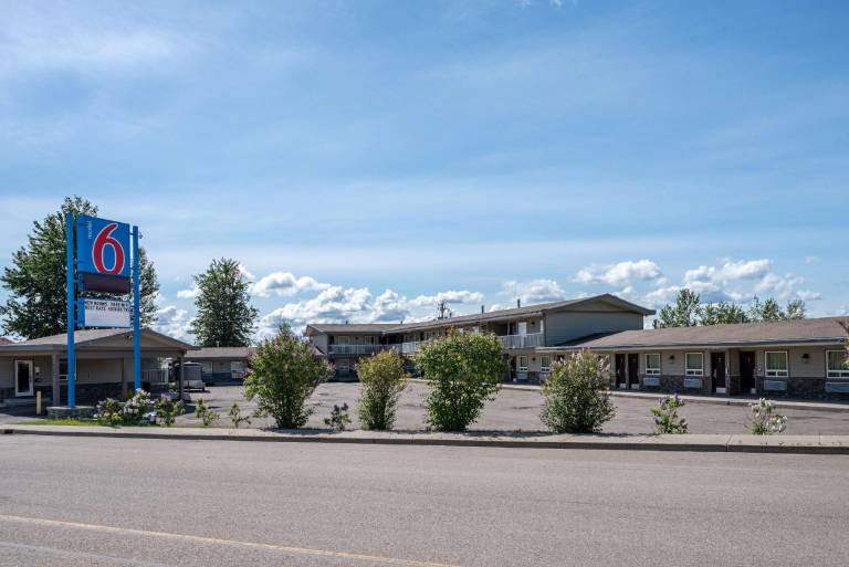 Motel 6 Fort Nelson, BC — photo 4