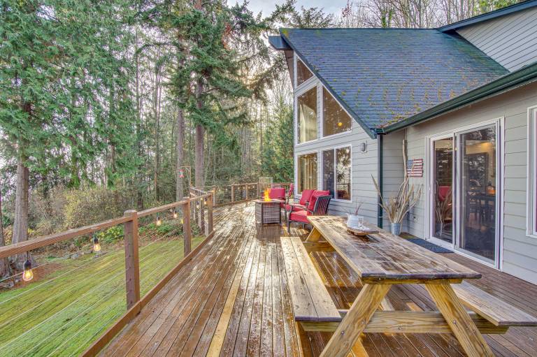 Hat Island Home w/ Stunning View & Wraparound Deck — photo 2