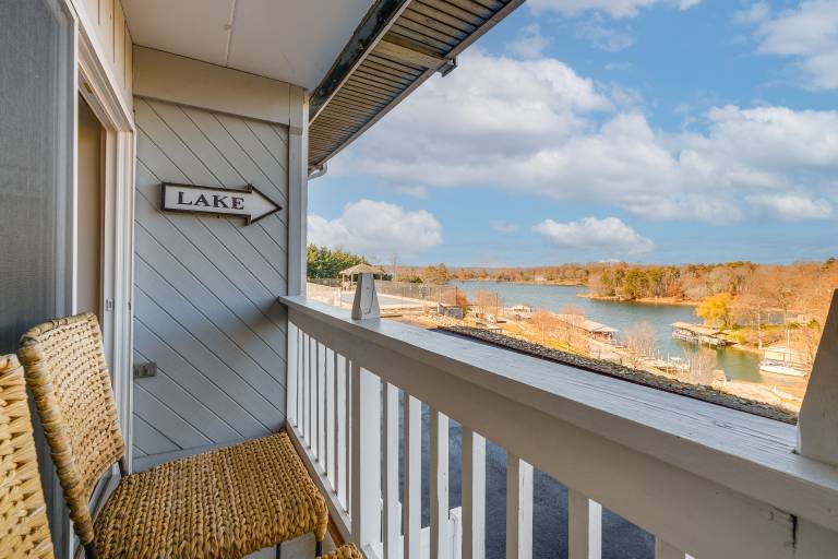 Angler's Paradise! Smith Mountain Lake Studio — photo 3