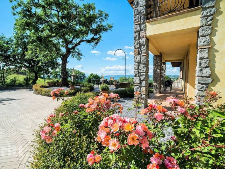 Fully equipped pleasant vacation home with patio, private pool & garden | Pets allowed in Viterbo