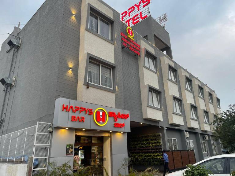 Happys Hotel — photo 4