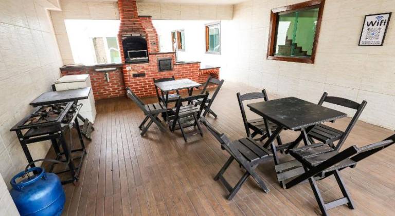 Ample vacation home with pool | Pets are welcome — photo 4
