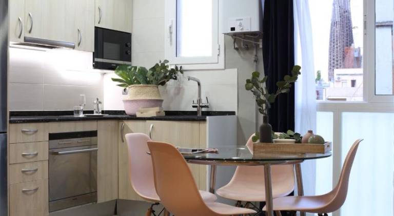 Holiday apartment with terrace | Near Sagrada Família — photo 3