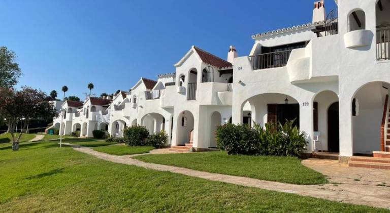 Lovely holiday apartment with pool | Beach nearby | Pets are welcome in Alayor