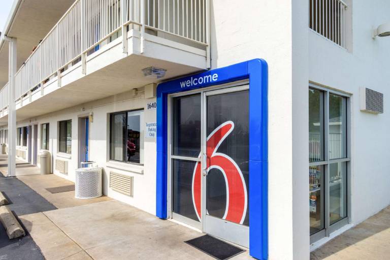 Motel 6 Redding, CA - Central in Redding, CA
