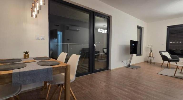 Haas Apartments Tower, 2 bedrooms, balcony and parking — photo 4