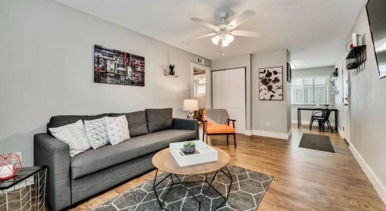Apartment with 2 rooms for 1 person in Dallas, TX