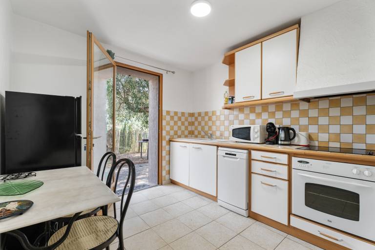 Child-friendly vacation home with garden, grill & patio | Mountain view | Pets allowed — photo 3