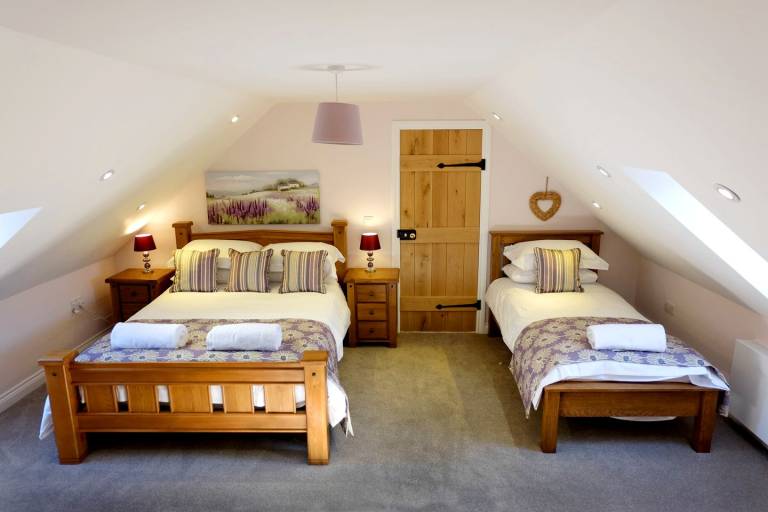 Incredible Spacious Multi-Unit Rental for an Unforgettable Large Group Getaway in the Countryside of Brecon, Wales — photo 5