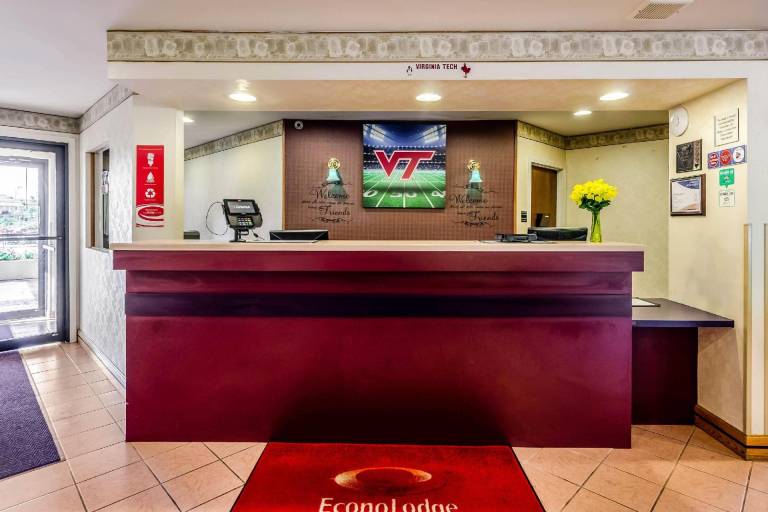 Econo Lodge Christiansburg-Blacksburg I-81 — photo 2