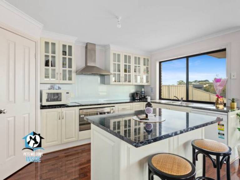 House  Encounter Bay