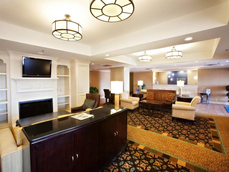 Holiday Inn Express Indianapolis Airport By IHG — photo 2