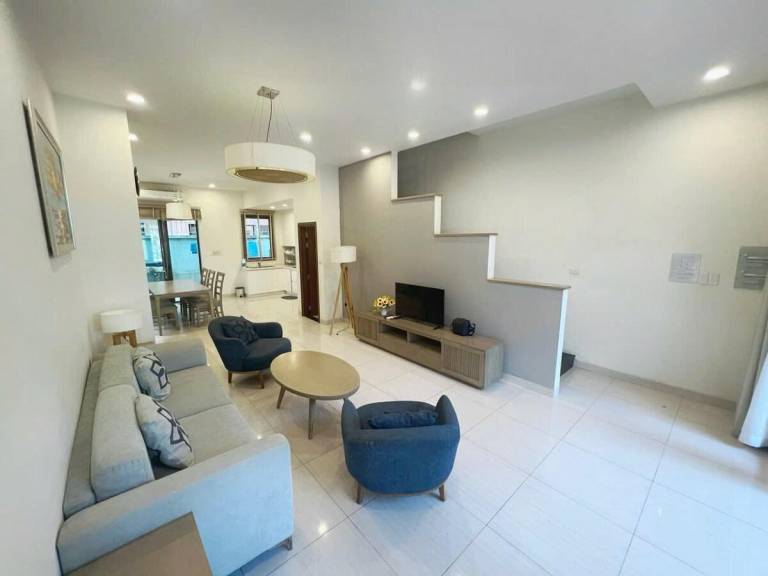 Beautiful vacation home with garden, pool & hot tub | Perfect for remote work | Pets are welcome in Ha Long