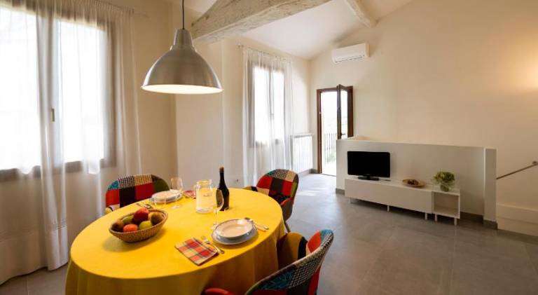 Rental apartment with grill, yard & patio — photo 3
