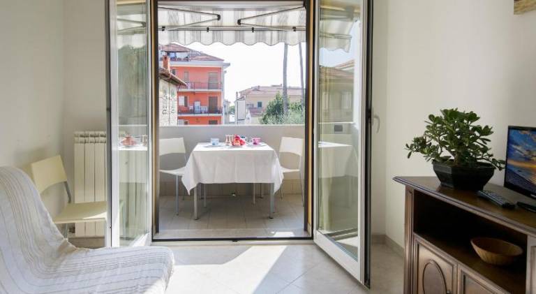 Beautiful rental apartment | Next to the beach | Pet-friendly — photo 2