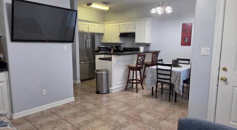 Apartment with pool — photo 5