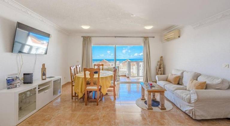 Vacation home with pool, terrace & BBQ in Adeje