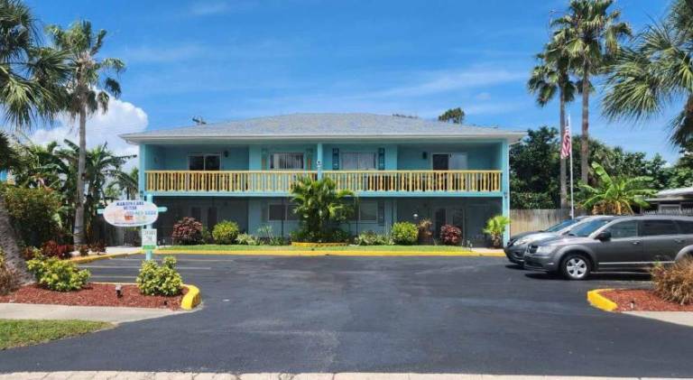 Beautiful serviced apartment with garden, patio & barbeque | Close to the beach | Pets allowed in Cape Canaveral, FL
