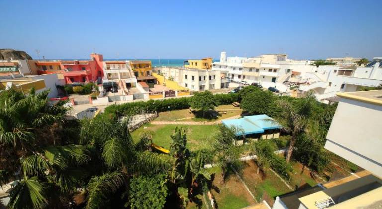 Serviced apartment with patio, garden & barbecue | Next to the beach | Pet-friendly in Ugento