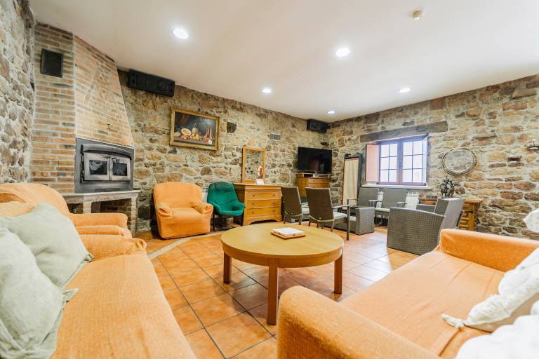 Child-friendly vacation home with terrace, garden & barbeque | Garden view | Suitable for remote work | Pets are welcome — photo 4