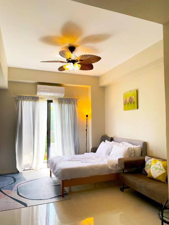 Pleasant vacation home with hot tub, pool & yard | Pets are welcome in Tagaytay