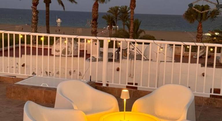 House with 3 rooms for 7 persons in Playas