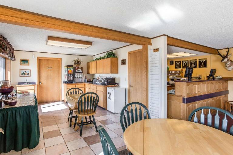 Rodeway Inn Pronghorn Lodge — photo 4