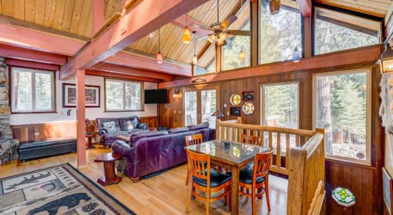 Vacation home with hot tub | Pet-friendly — photo 2
