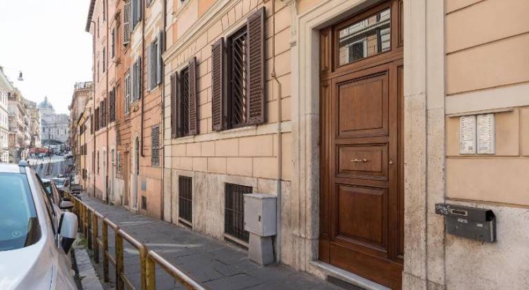 Apartment | Near Colosseum | Pets are welcome — photo 5