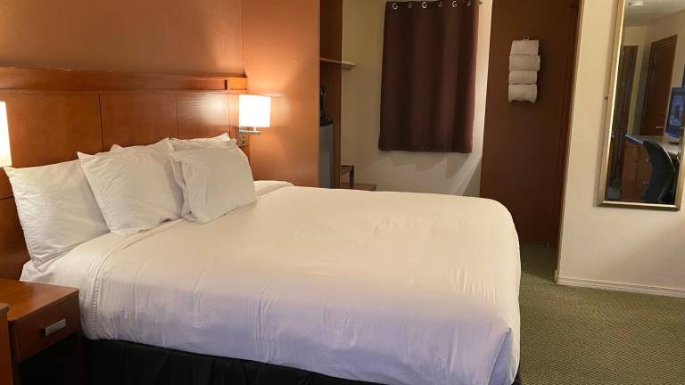 Lakeshore Inn Waterfront in Moses Lake, WA